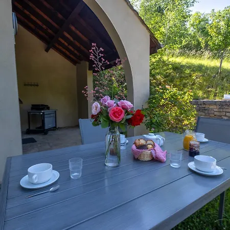 2/4 Pers. Confort Au Castel De La Peyre 莱斯维盖